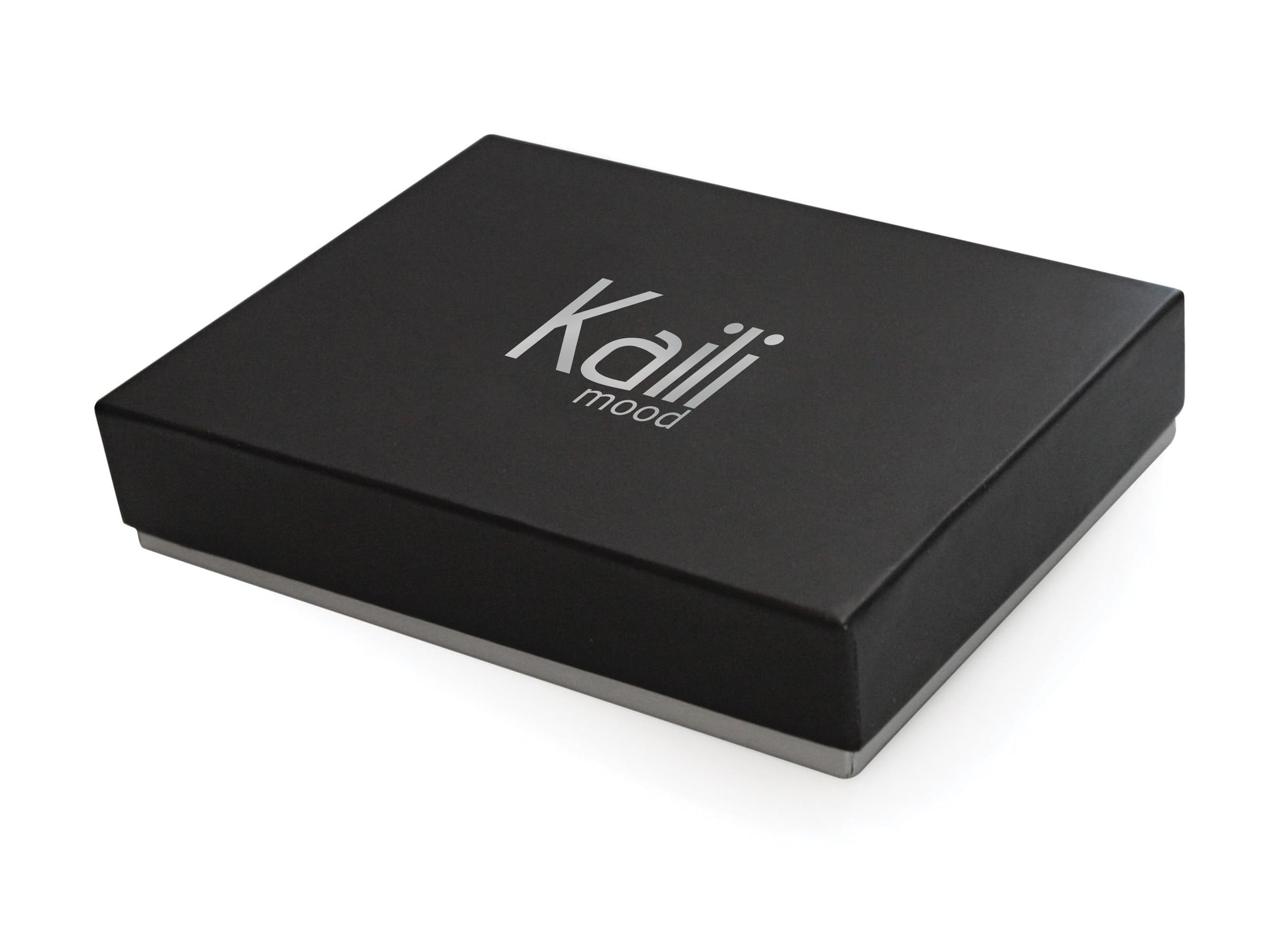 K0039DB | Avvolgicavo Cuore Made in Italy in Vera Pelle pieno fiore, grana dollaro - Colore Blu - Dimensioni: cm 5 x 8 x 0,5 - Confezione: Gift Box rigido fondo/coperchio-4